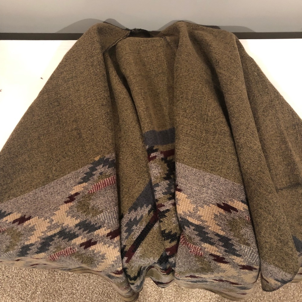 Women’s Sweater Scarf/Poncho *SEE MODEL PHOTOS*